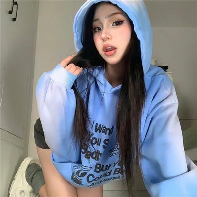 模仿女孩